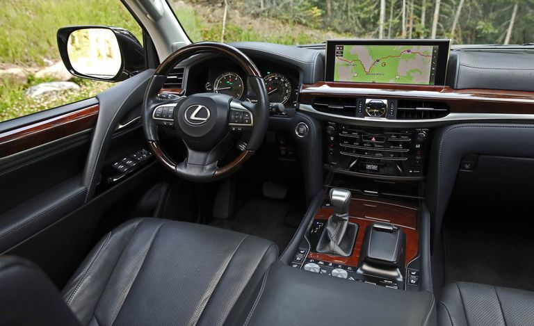 Đánh giá Lexus LX năm 2019