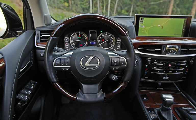 Đánh giá Lexus LX năm 2019