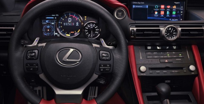Không gian chở hàng Lexus IS 2022 mới, nội thất điện, ngày phát hành