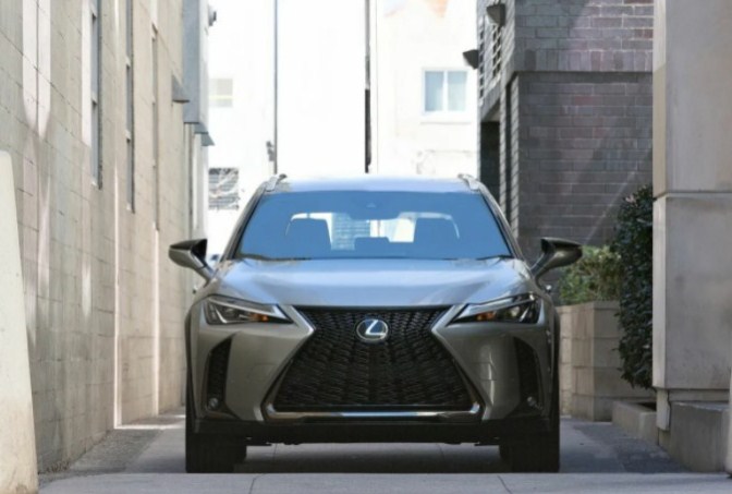 Lexus UX 300 Concept 2022 mới, Thử nghiệm va chạm, Ngày phát hành
