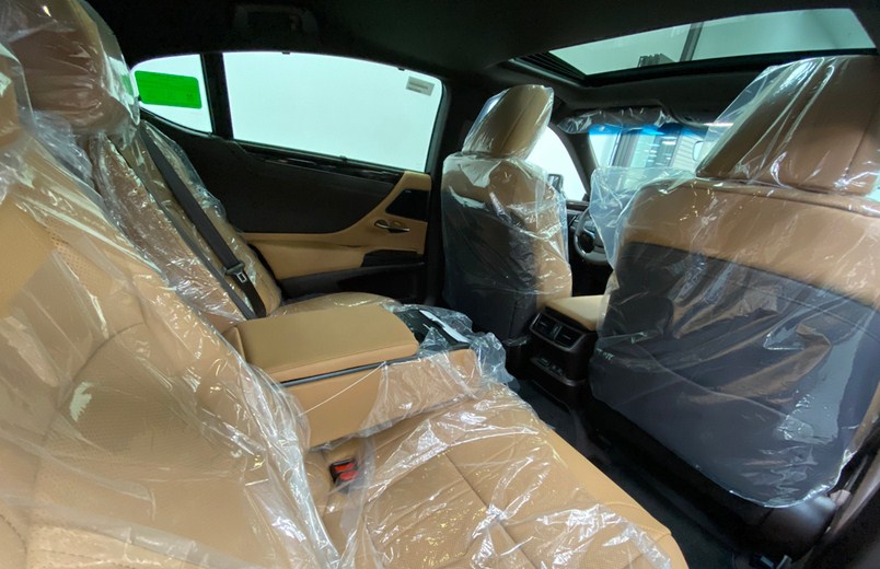 Bảng giá lăn bánh Lexus ES 300h