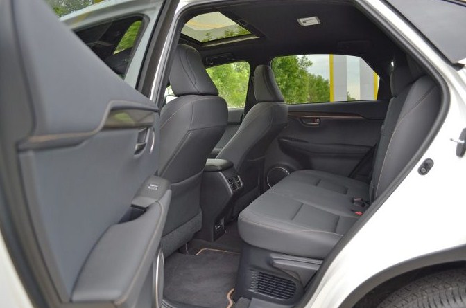 Đánh giá Lexus NX300 2021