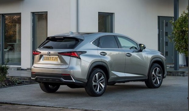 Lexus NX 2021 bổ sung thêm tính năng an toàn khi đỗ xe