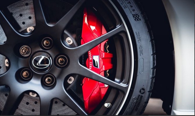 Lexus RC F Track Edition thiết kế độc đáo 'Hakuji'