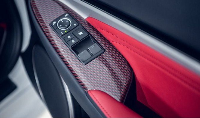 Lexus RC F Track Edition thiết kế độc đáo 'Hakuji'