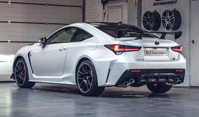 Lexus RC F Track Edition thiết kế độc đáo 'Hakuji'