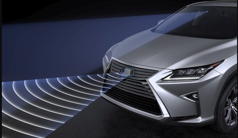 Ngồi trên xe Lexus RX mới như bạn đang đi cùng VỆ SĨ