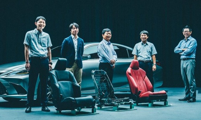 Nội thất Lexus ES: ngồi thoải mái