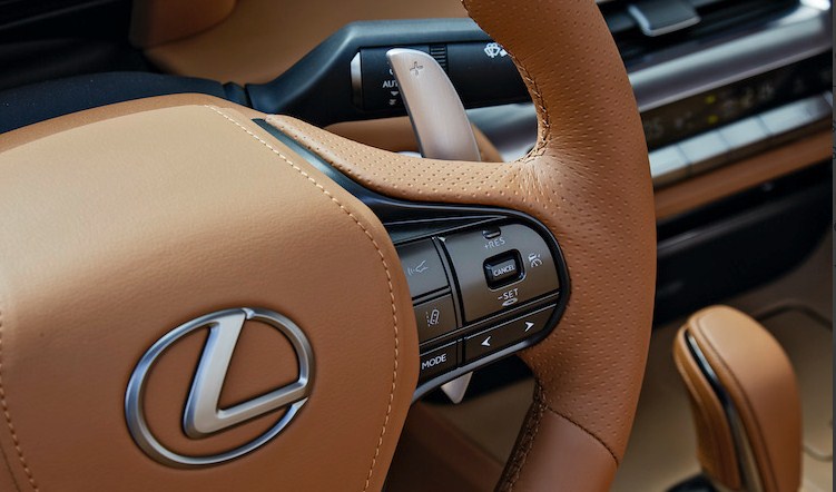THIẾT KẾ VÔ LĂNG LEXUS: CÂU CHUYỆN VỀ PHONG CÁCH VÀ SỰ AN TOÀN