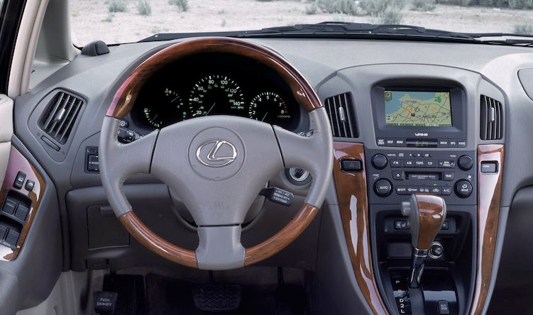 THIẾT KẾ VÔ LĂNG LEXUS: CÂU CHUYỆN VỀ PHONG CÁCH VÀ SỰ AN TOÀN