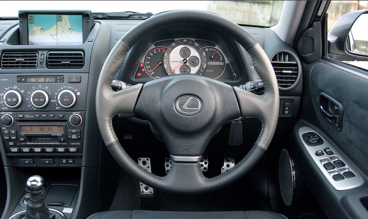 THIẾT KẾ VÔ LĂNG LEXUS: CÂU CHUYỆN VỀ PHONG CÁCH VÀ SỰ AN TOÀN