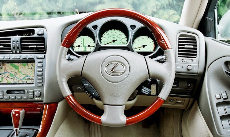 THIẾT KẾ VÔ LĂNG LEXUS: CÂU CHUYỆN VỀ PHONG CÁCH VÀ SỰ AN TOÀN