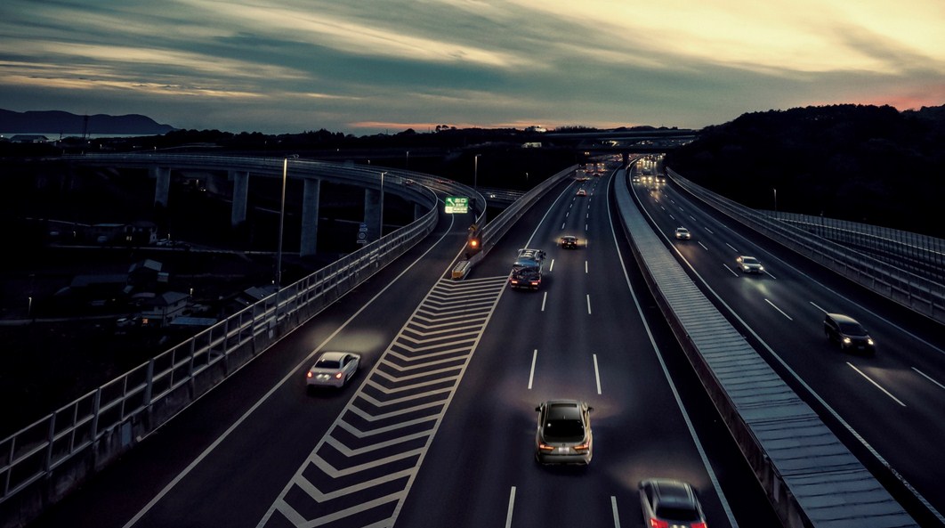 Lexus LS 500h 2022 cung cấp hệ thống hỗ trợ người lái rảnh tay mang tên Lexus Teammate