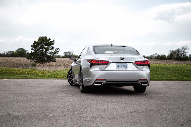 Đánh giá: Lexus LS 500 2021