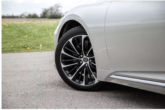 Đánh giá: Lexus LS 500 2021