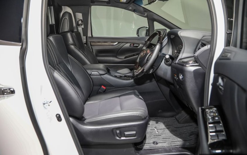 Lexus LM 350 hạng sang 4 chỗ ra mắt