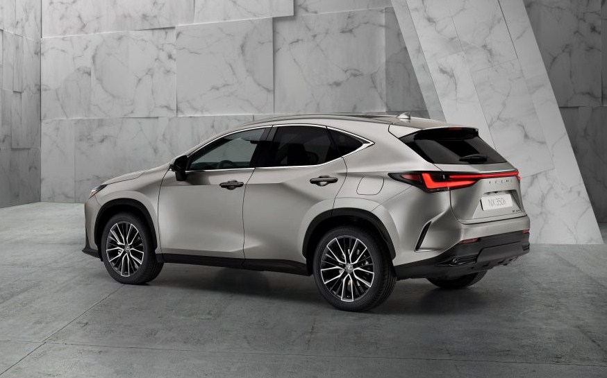 Lexus NX hoàn toàn mới tiết lộ (2)