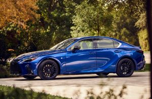 Đánh giá xe: Lexus IS350 AWD F-Sport đời 2021