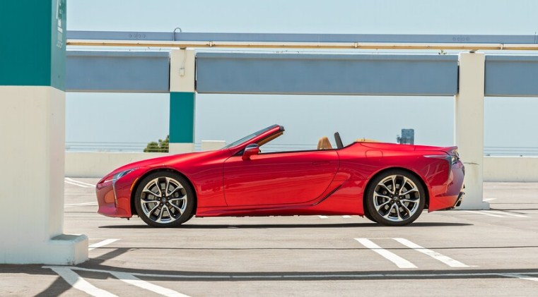 Lexus LC500 Convertible 2021 Thử nghiệm đầu tiên