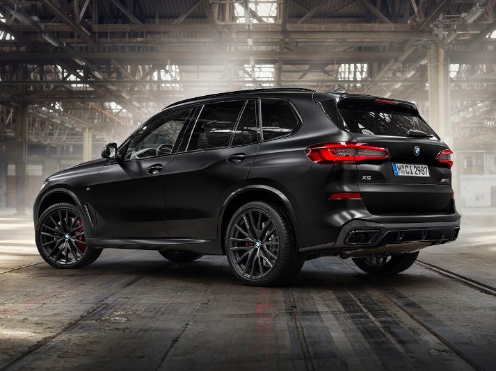 So sánh BMW X5 với Lexus RX năm 2022