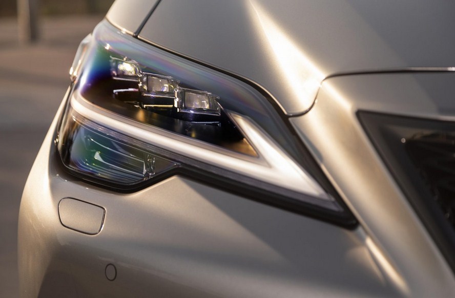 CÓ GÌ MỚI: Lexus LS 500 2022