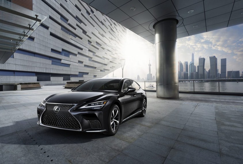 CÓ GÌ MỚI: Lexus LS 500 2022