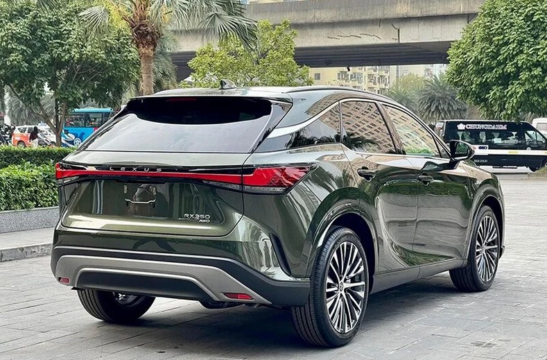 Có 2 tỷ có nên mua Lexus RX 350 Premium 2024 trả góp không ?