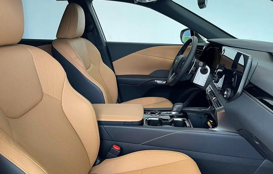 Có 2 tỷ có nên mua Lexus RX 350 Premium 2024 trả góp không ?