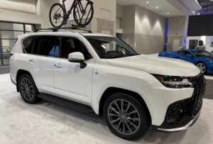 Lexus LX 600 F Sport 2025: Đánh giá từ các chuyên gia