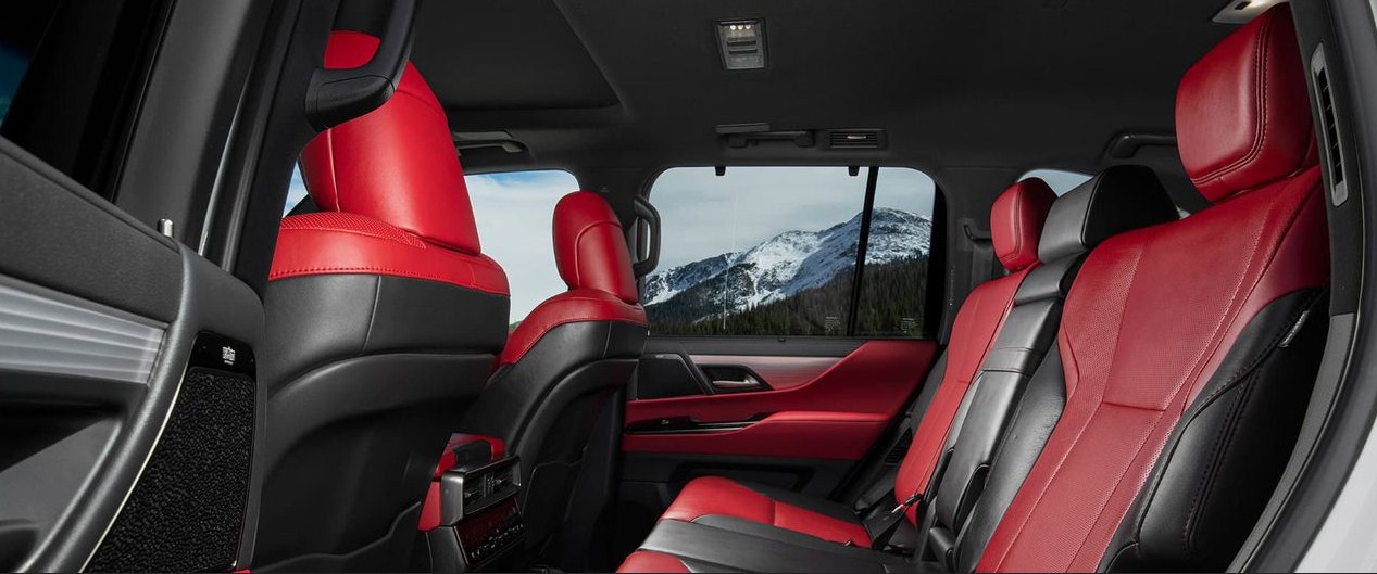 Lexus LX 600 F Sport 2025: Lý do bạn nên chọn phiên bản này