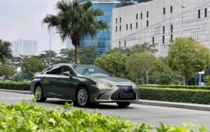 Lexus ES 250 2025: Hướng dẫn chăm sóc xe định kỳ